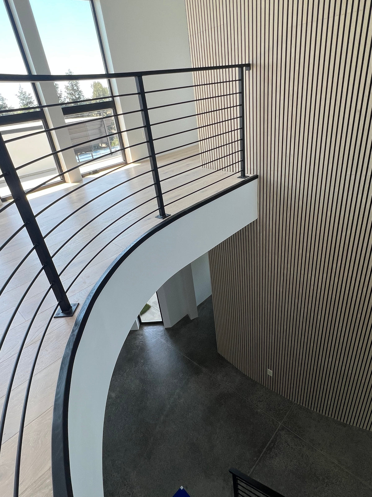 #1607 | Commercial 1-1/2" Edge Molding