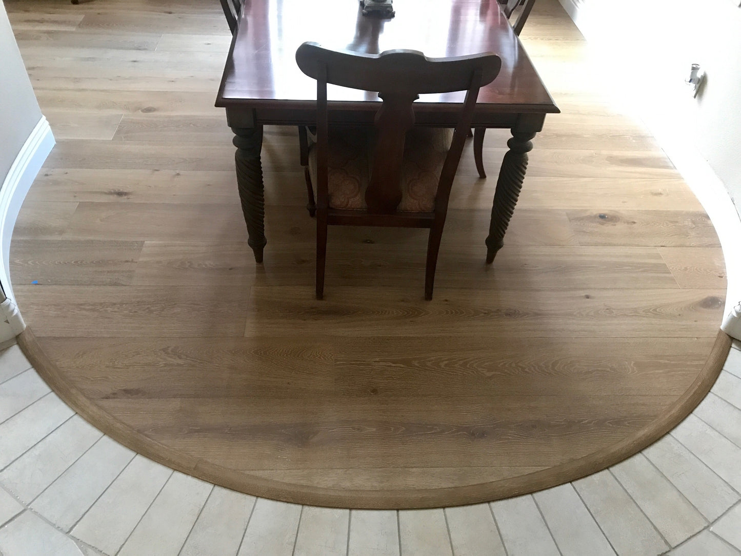 Stainable Flexible, Curvy, Curved, Bendable Floor Transitions