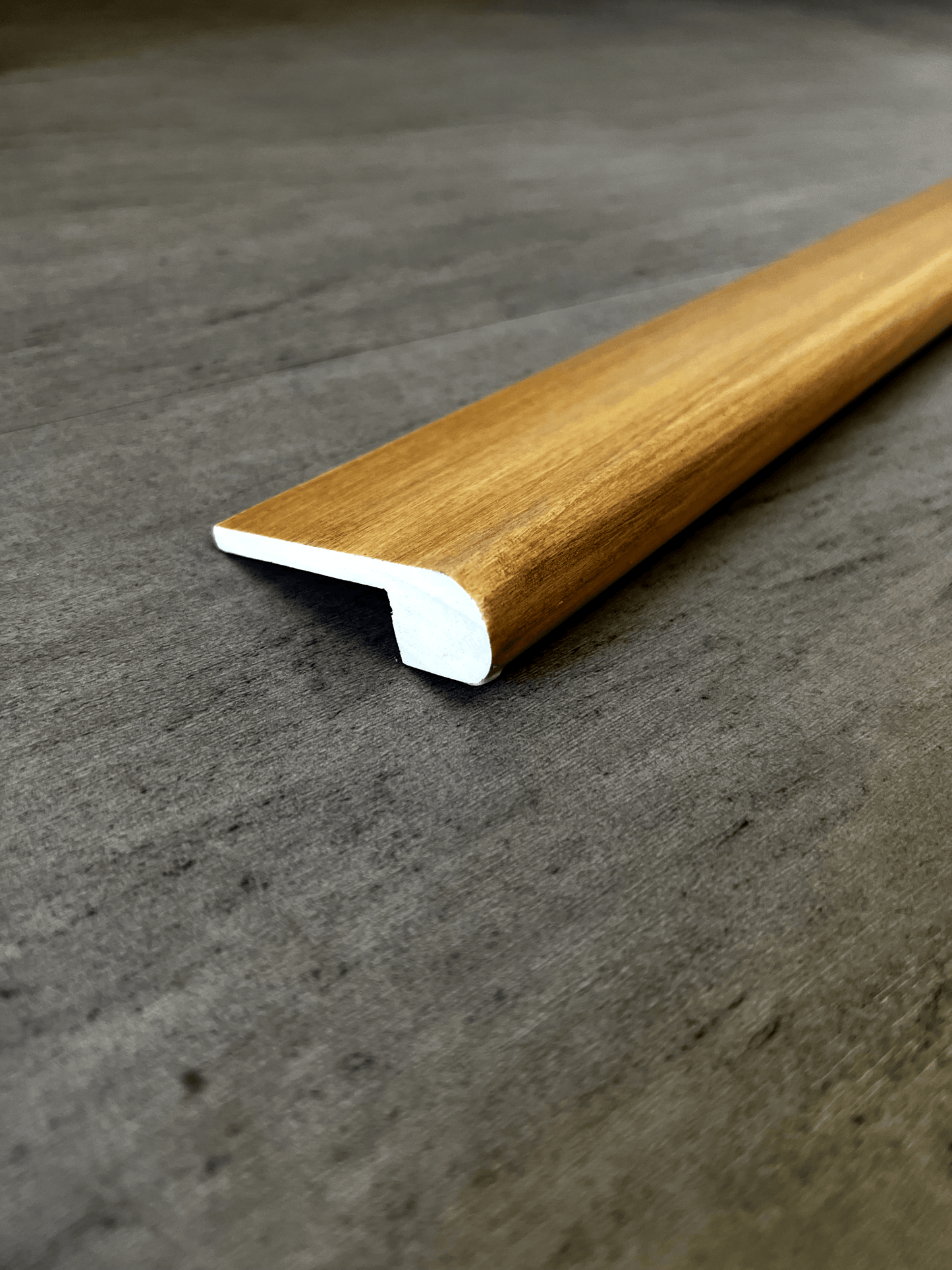 EXCESO DE STOCK #105-Nariz de escalera recta de montaje empotrado de 1/2"