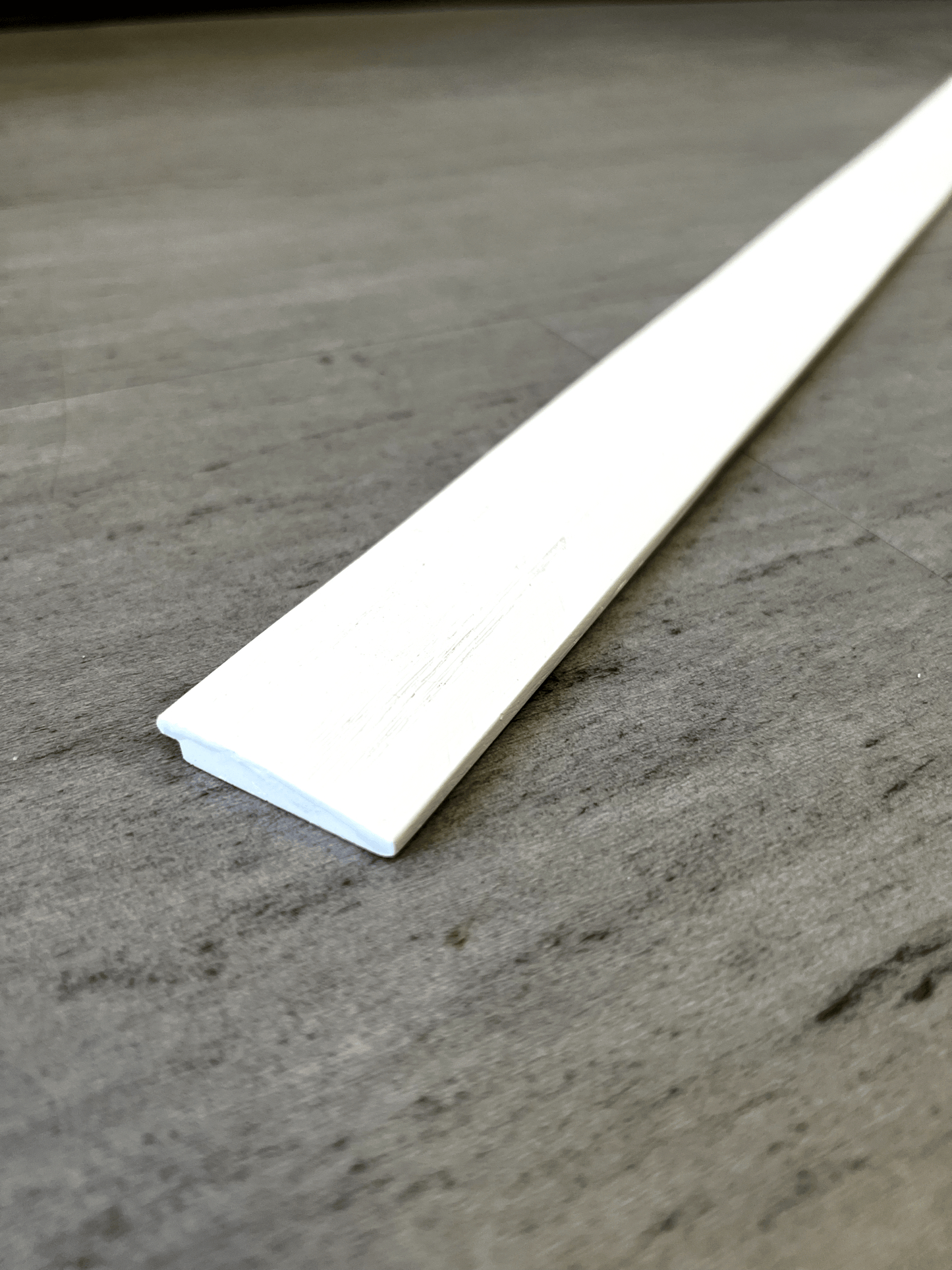 OVERSTOCK | #223 - Straight, White 3mm Overlap Reducer 168"