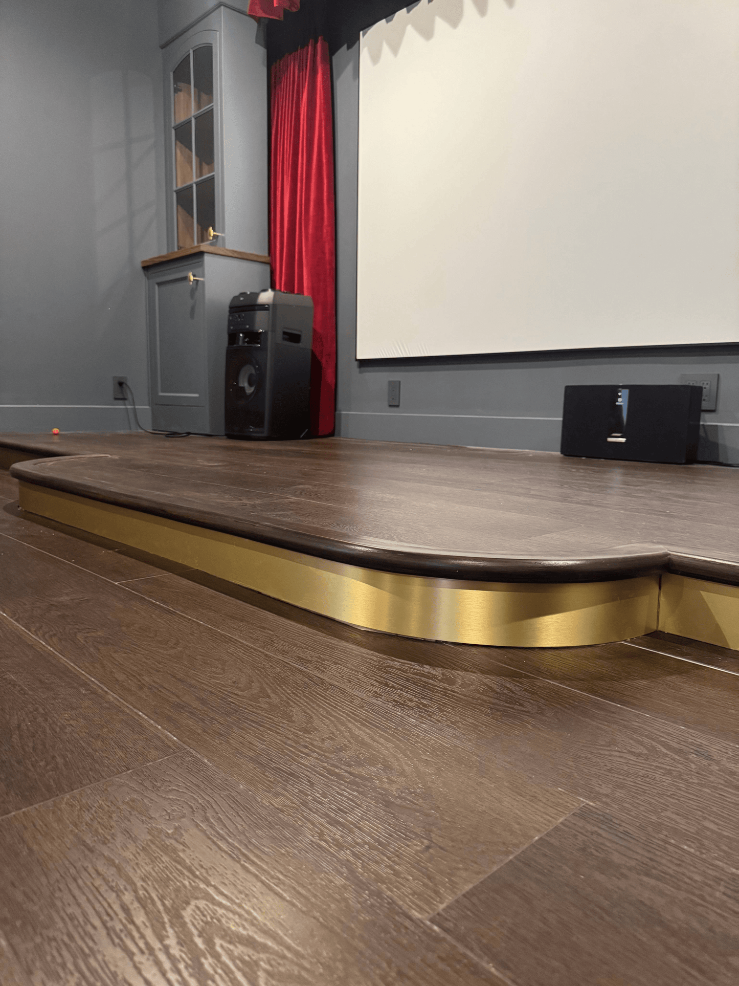 #113 | Flexitions 1/2" Overlap Stair Nose