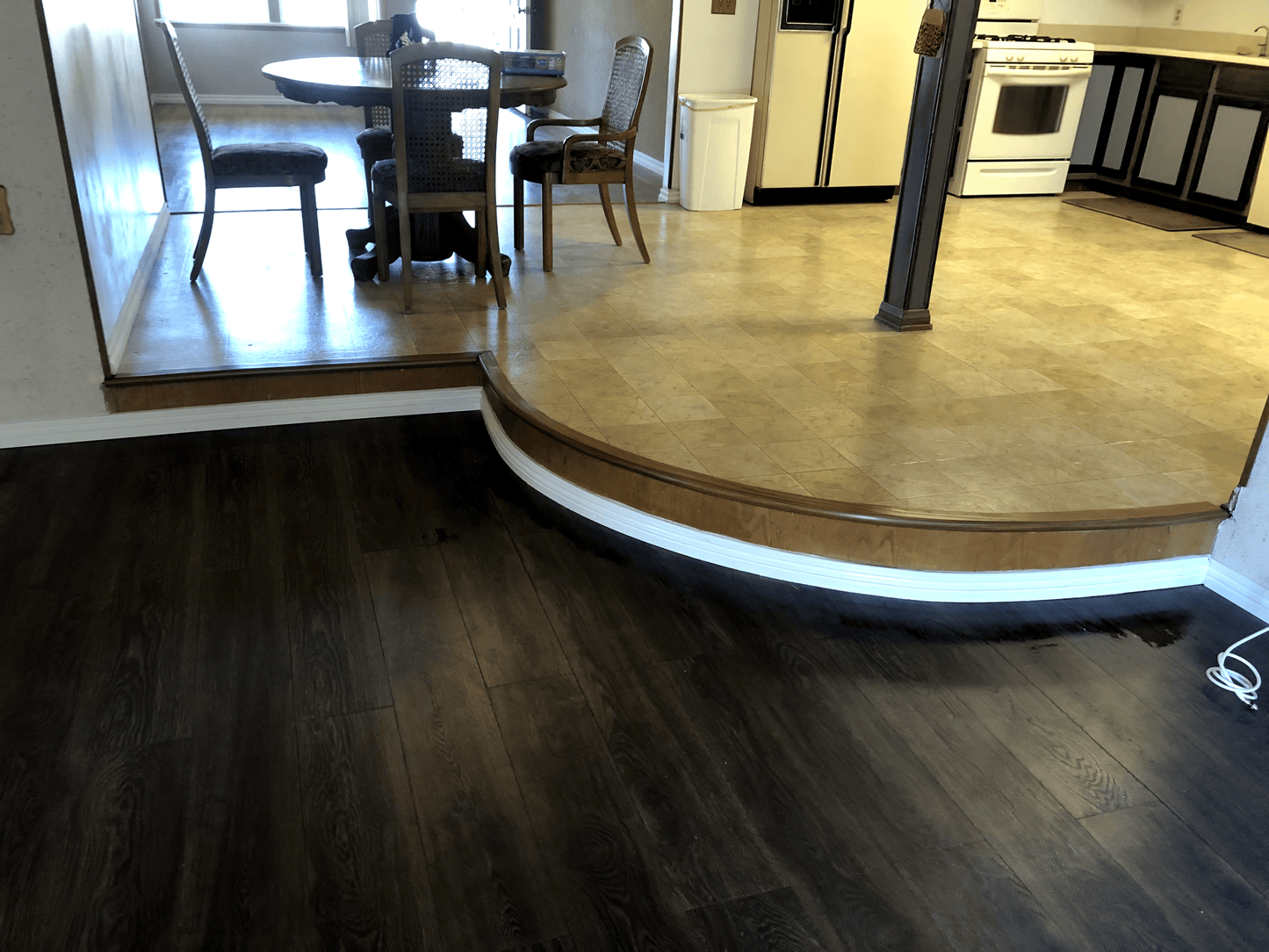 #111 | Flexitions 3/16" Overlap Stair Nose